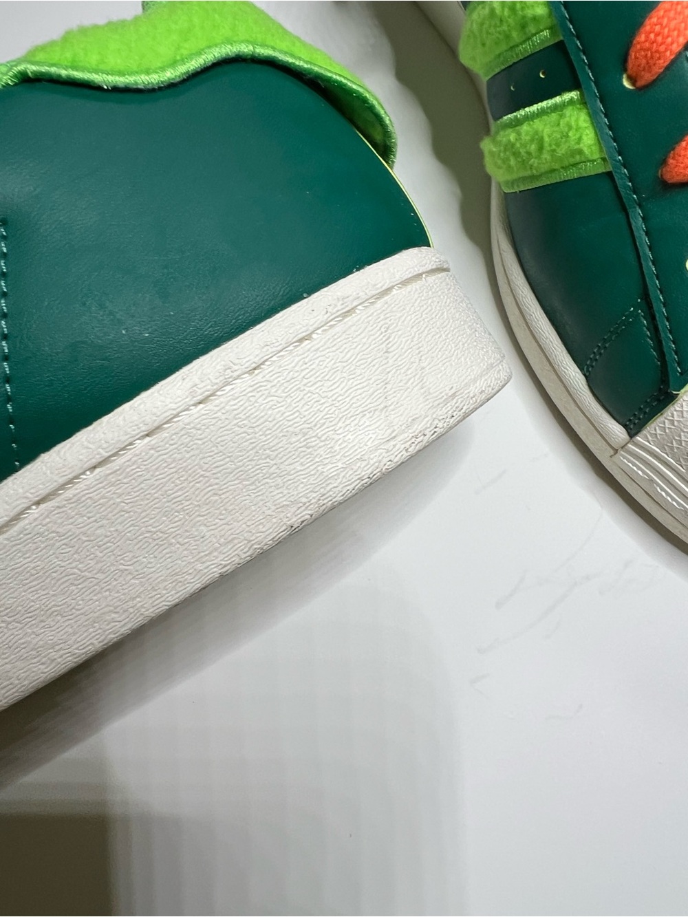 Adidas Superstar South Park edition “Kyle”. Men’s size 13. - Picture 10 of 10